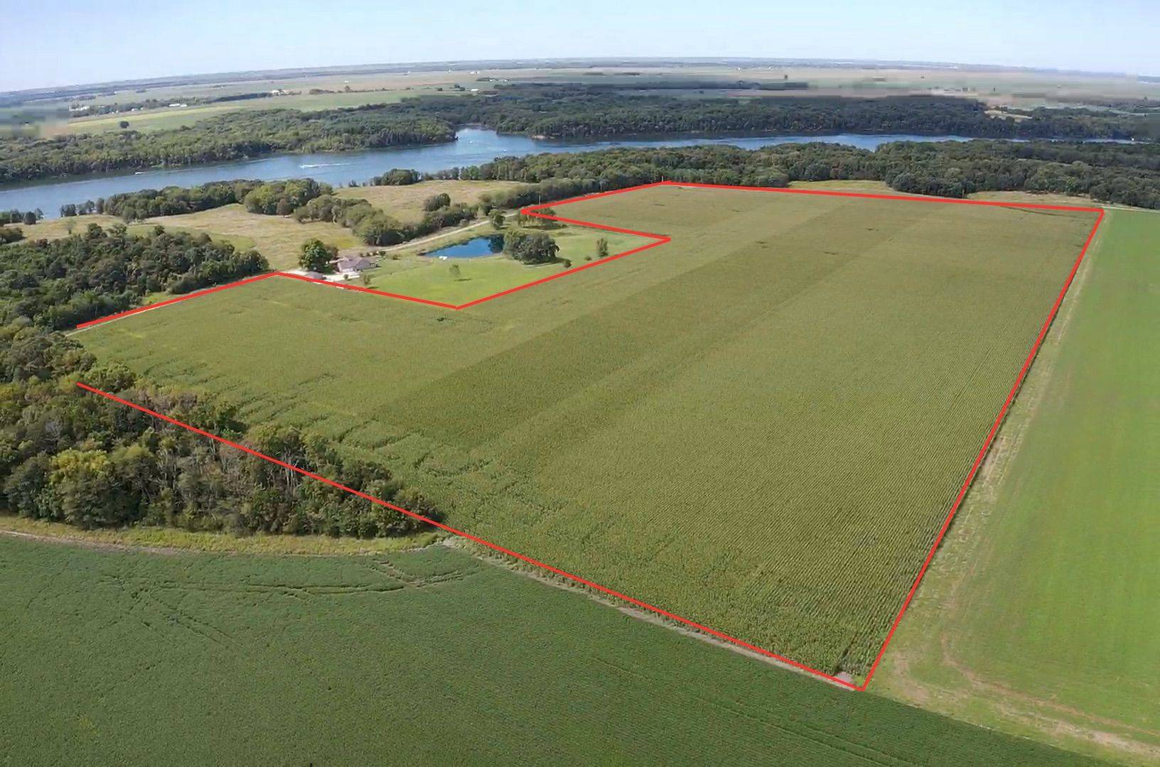 000 Adam RD, Dewitt, IL 61735