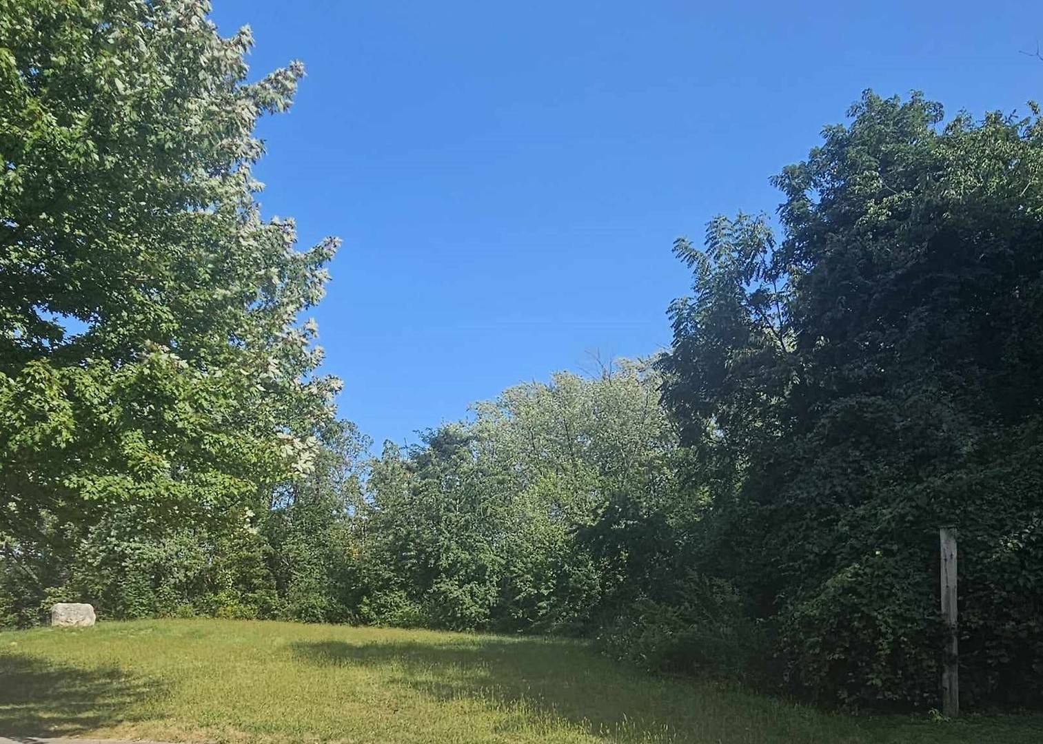 405 WOODLAND TRL, Lindenhurst, IL 60046