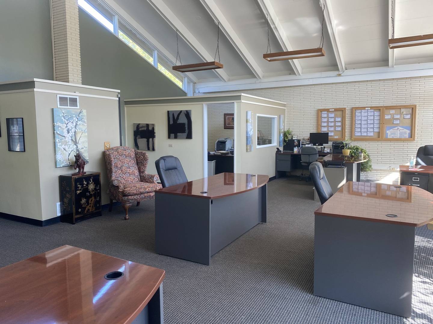 1700 Ogden AVE, Lisle, IL 60532