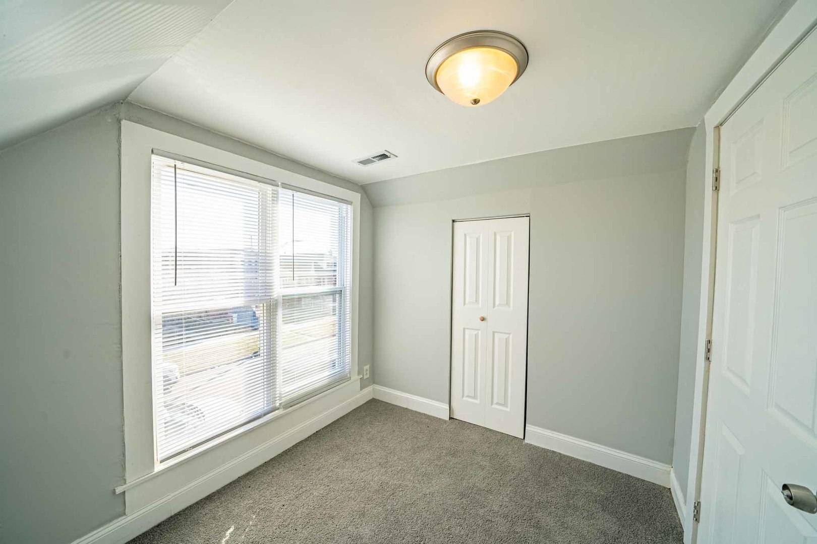 8616 S Emerald AVE, Chicago, IL 60620