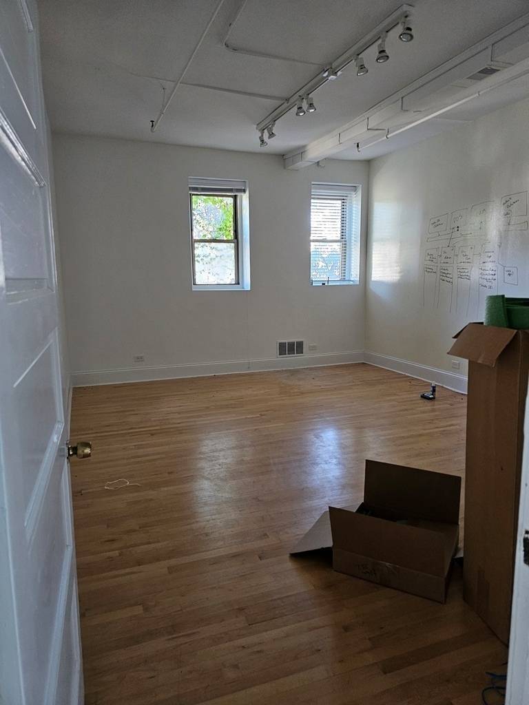 2411 N Clybourn AVE #2R, Chicago, IL 60614