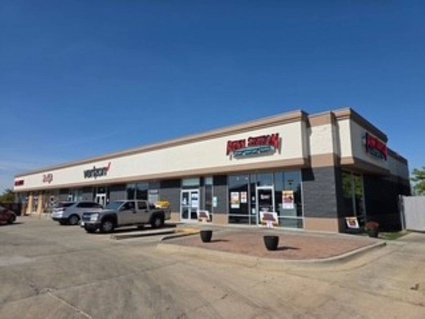908 W Town Center BLVD, Champaign, IL 61822