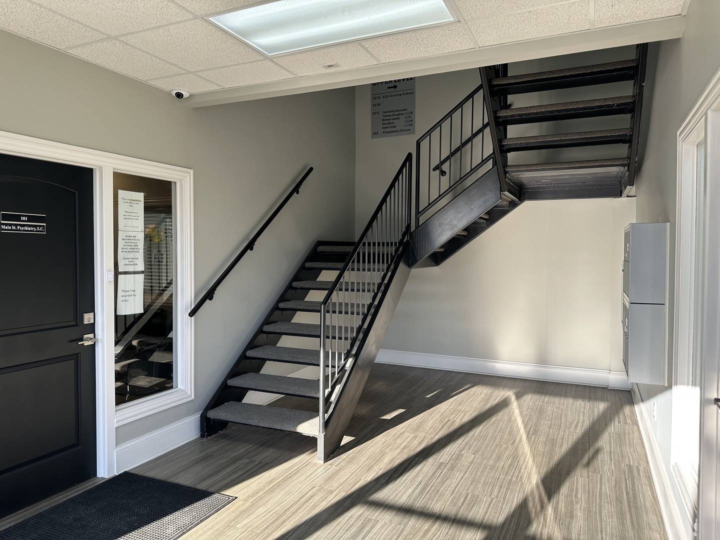 10 W Main ST, Cary, IL 60013