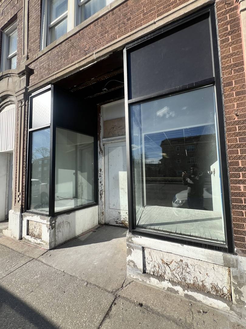 5000 W 16th ST, Cicero, IL 60804