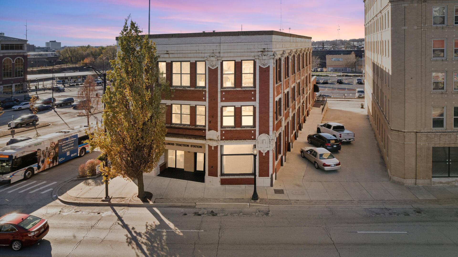 41 E. University AVE, Champaign, IL 61820