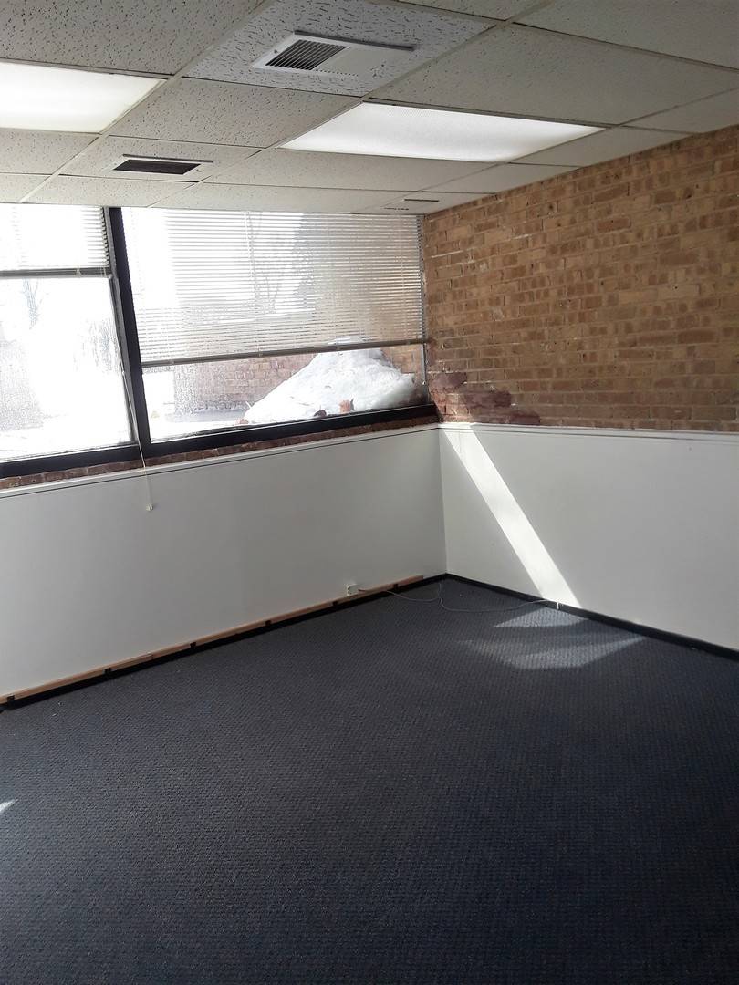 100 E Irving Park RD #109, Roselle, IL 60172