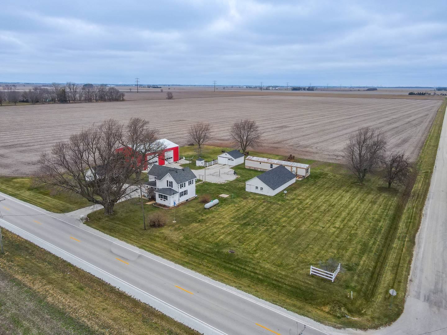 1565-B W 9000 North RD, Manteno, IL 60950