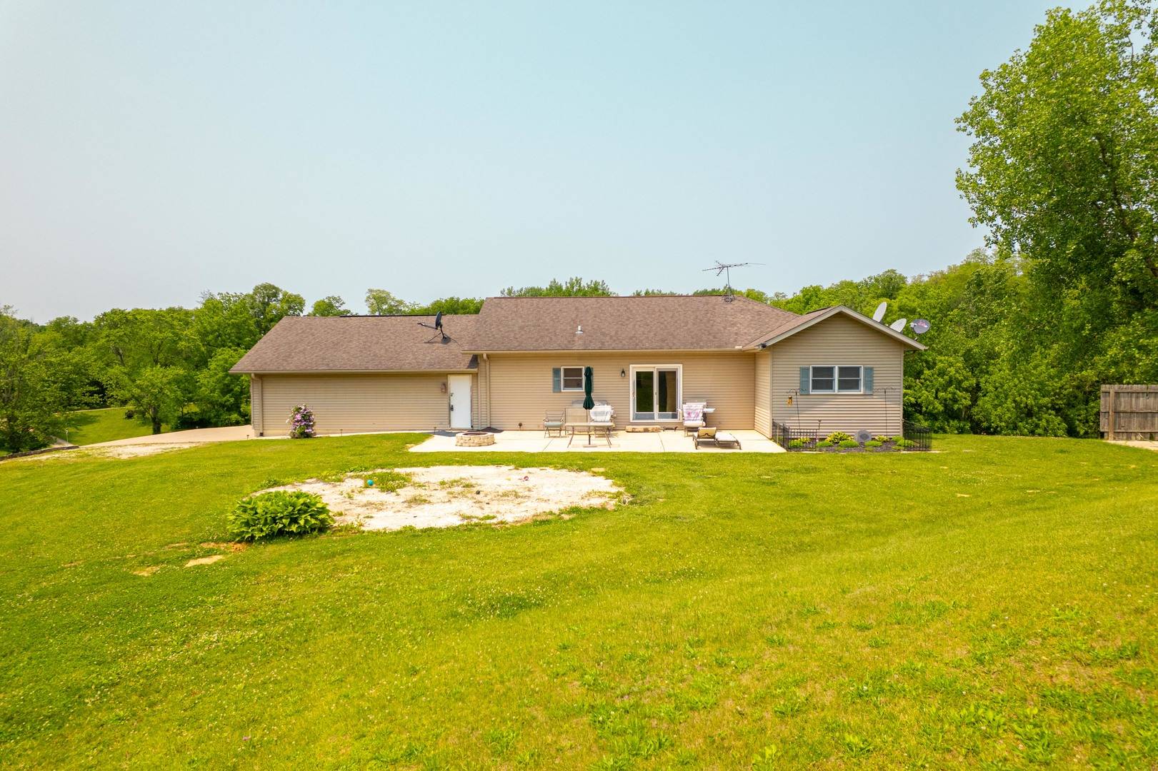 9304 Ellis RD, Fenton, IL 61251