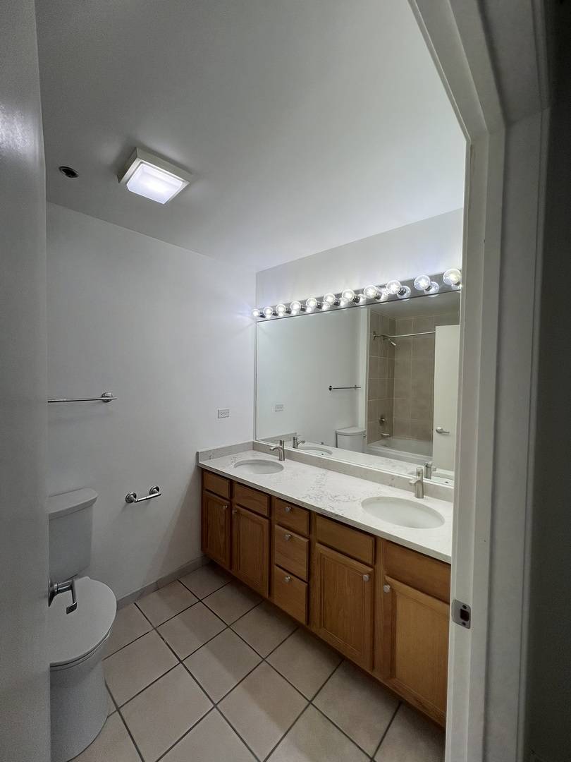 1525 S Sangamon ST #317-P, Chicago, IL 60608