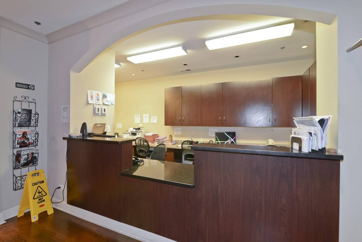33 W Delaware PL #1E, Chicago, IL 60610