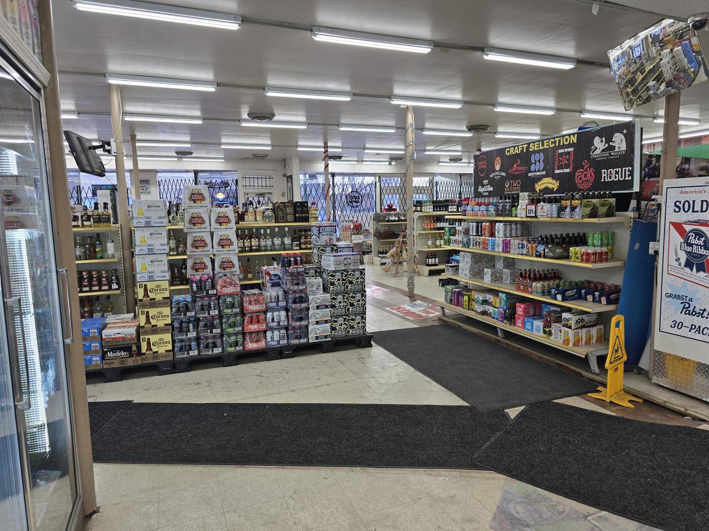 4132 W Peterson AVE, Chicago, IL 60646