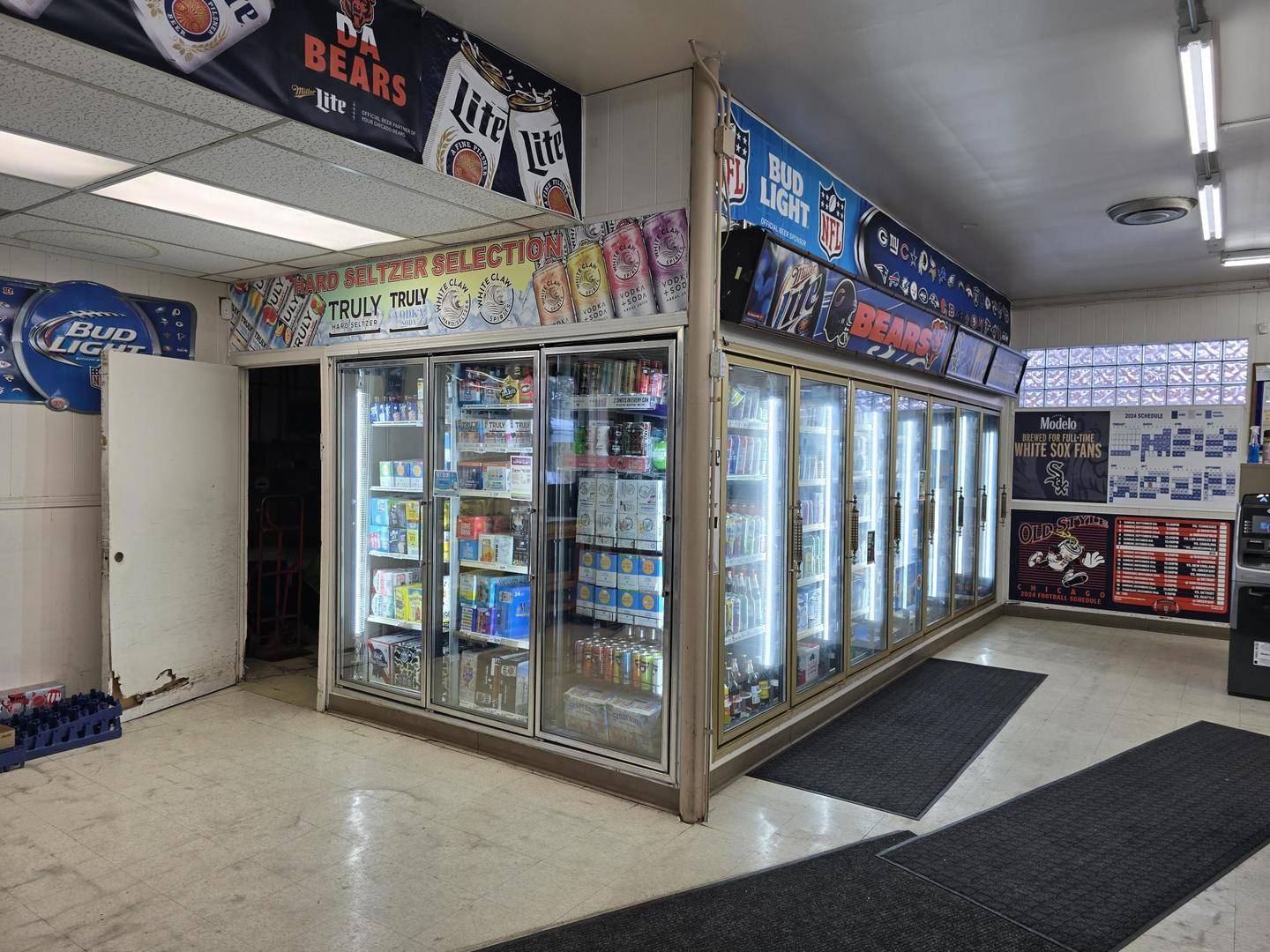 4132 W Peterson AVE, Chicago, IL 60646