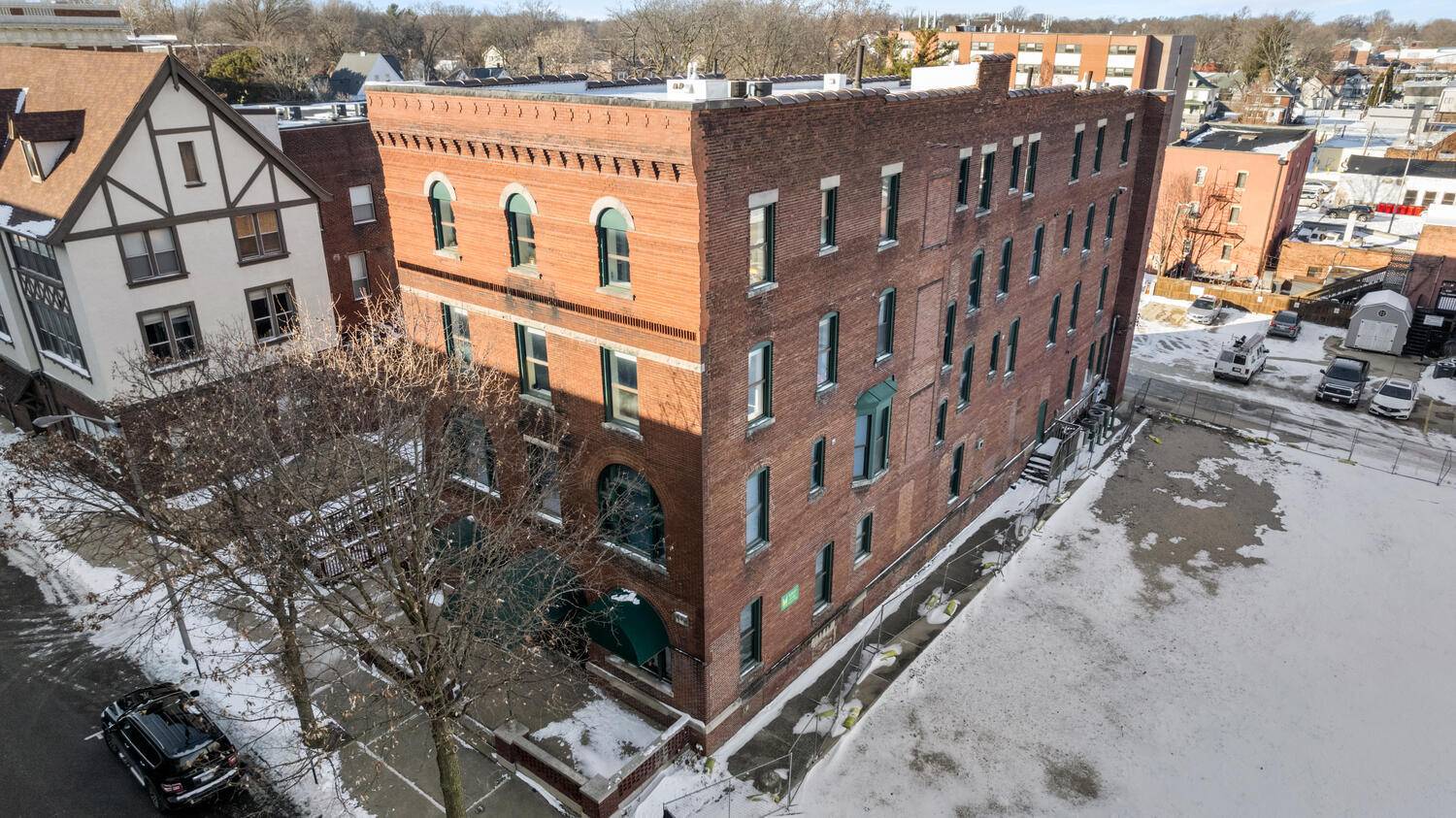 112 W Hill ST, Champaign, IL 61820