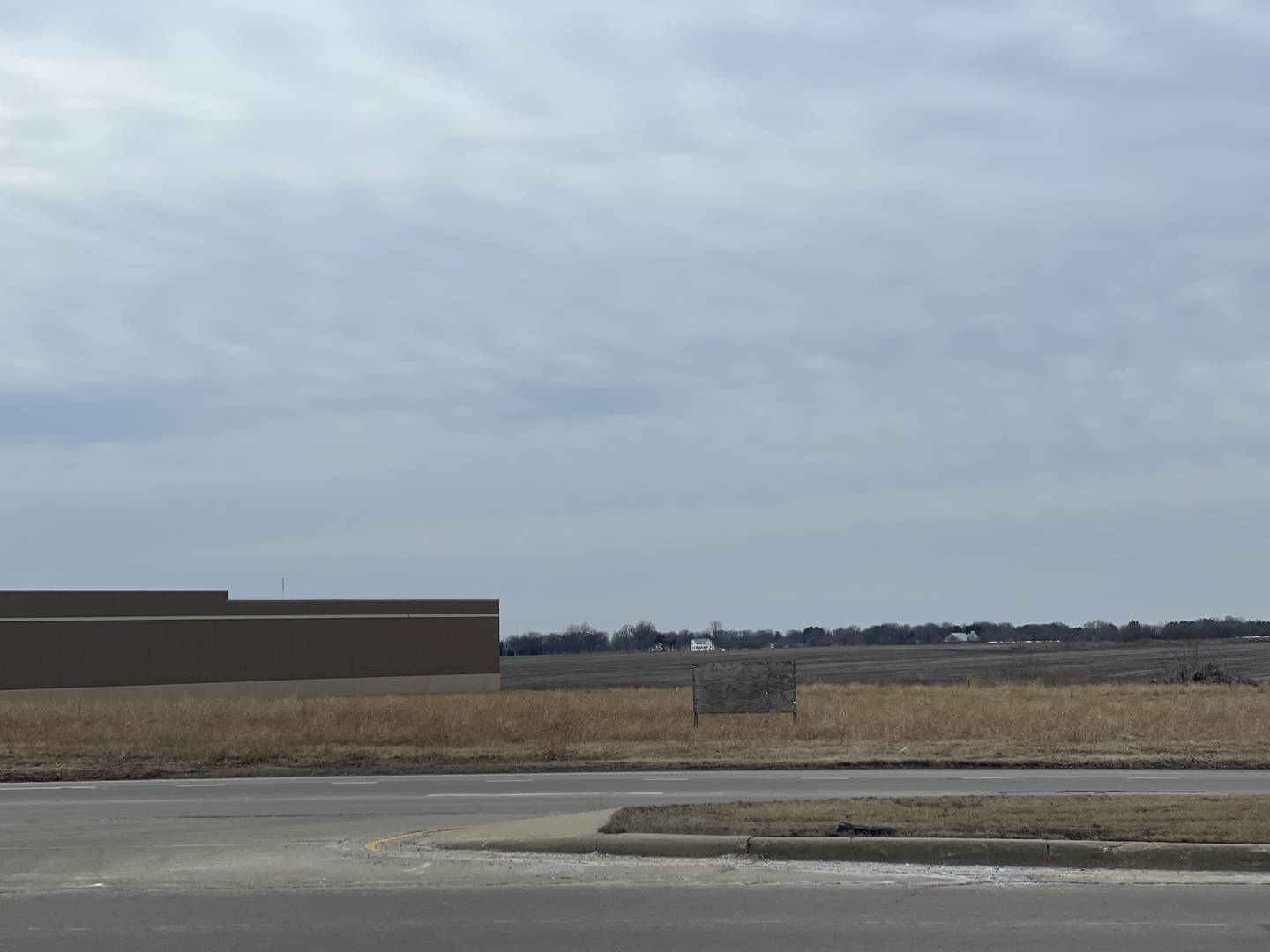 0 E Lincolnway, Sterling, IL 61081