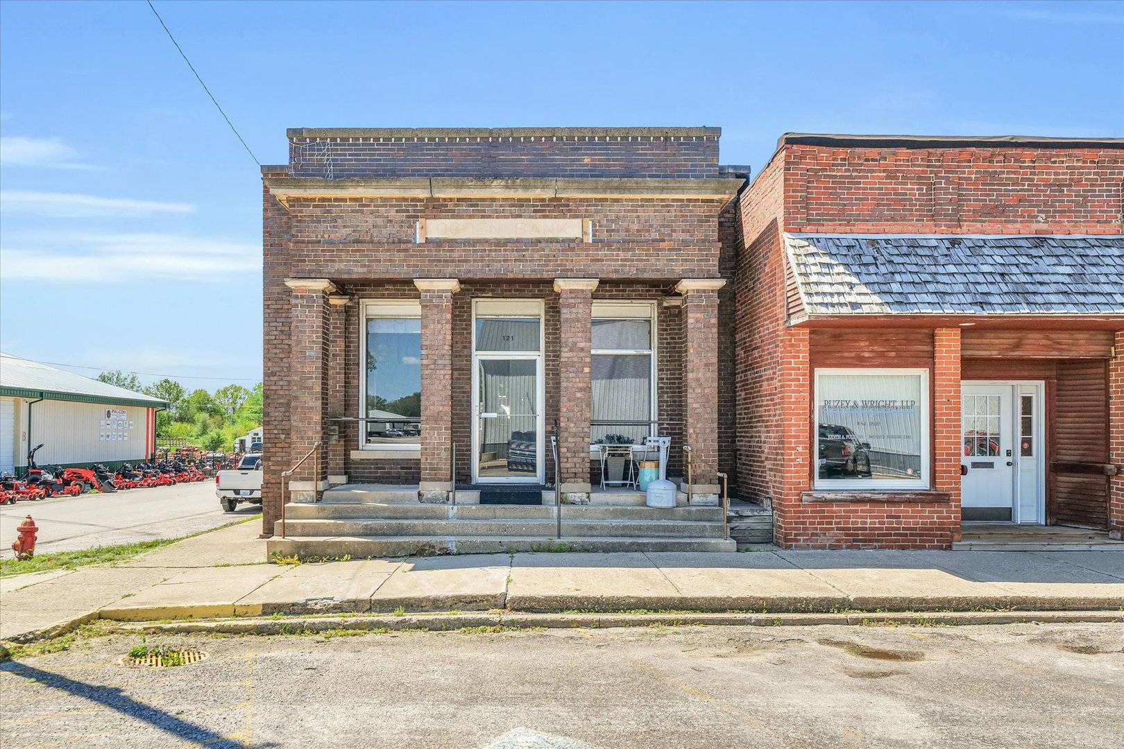 121 S East AVE, Ogden, IL 61859