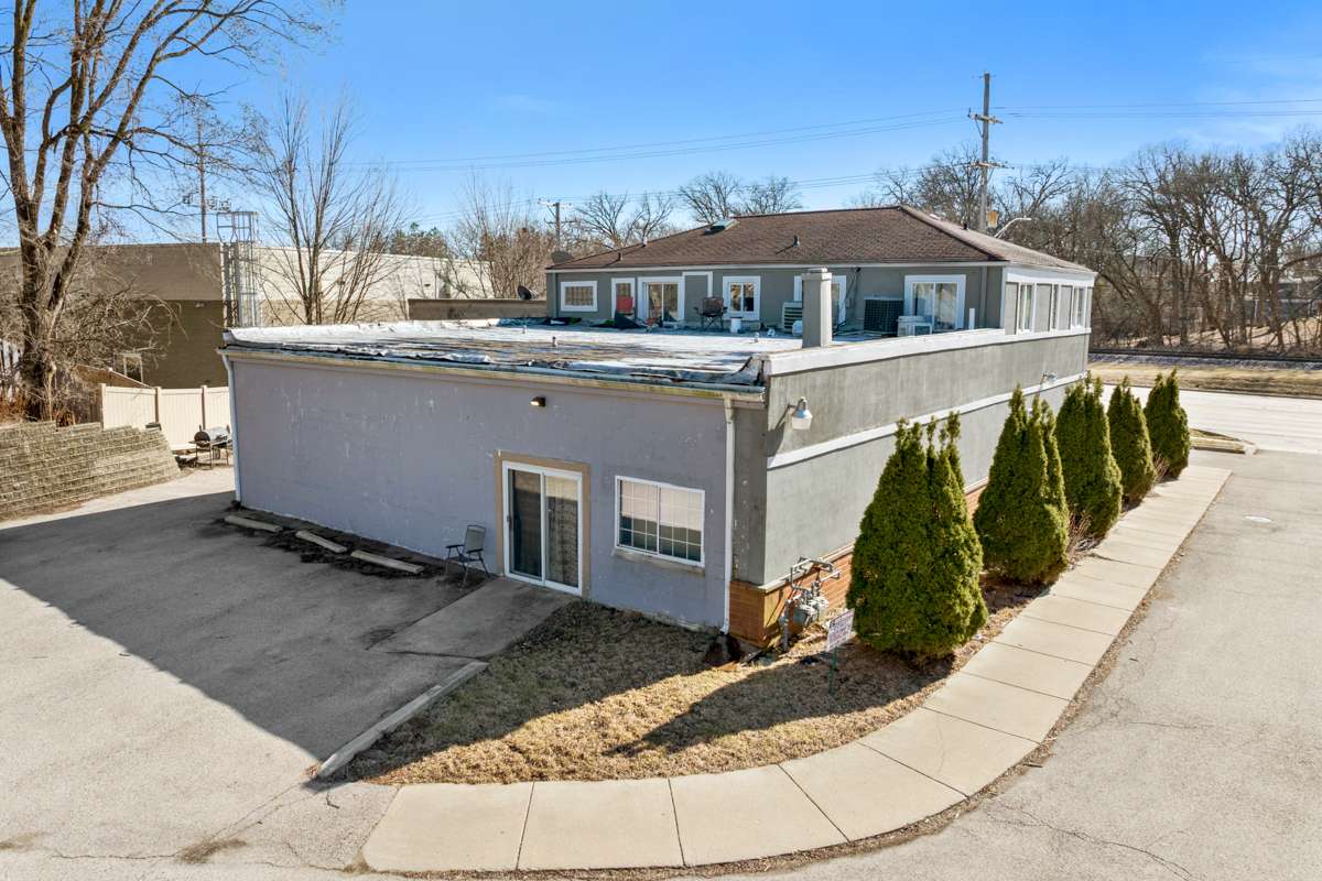 700 Northwest HWY, Fox River Grove, IL 60021