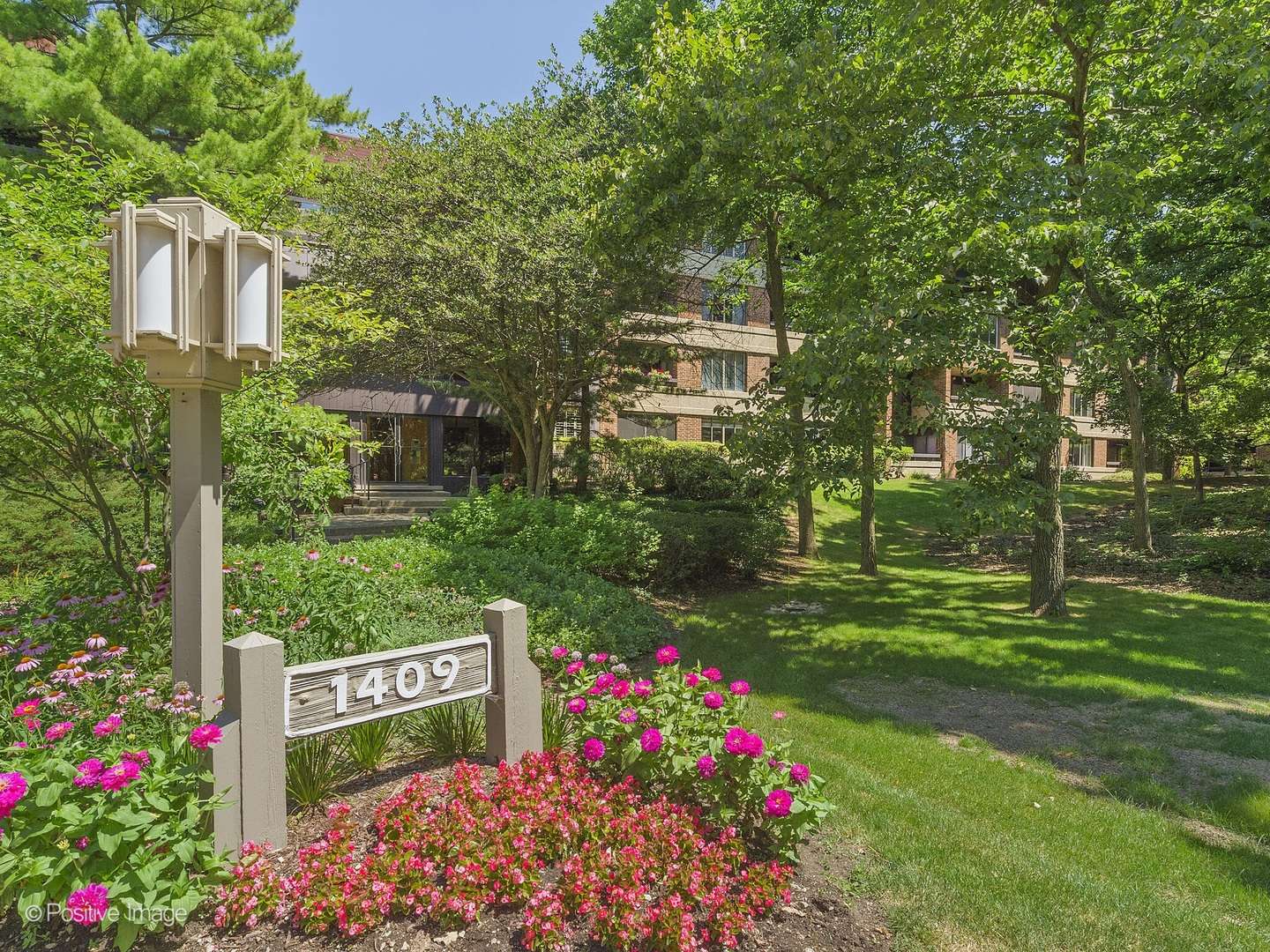 1409 Burr Oak RD #112A, Hinsdale, IL 60521