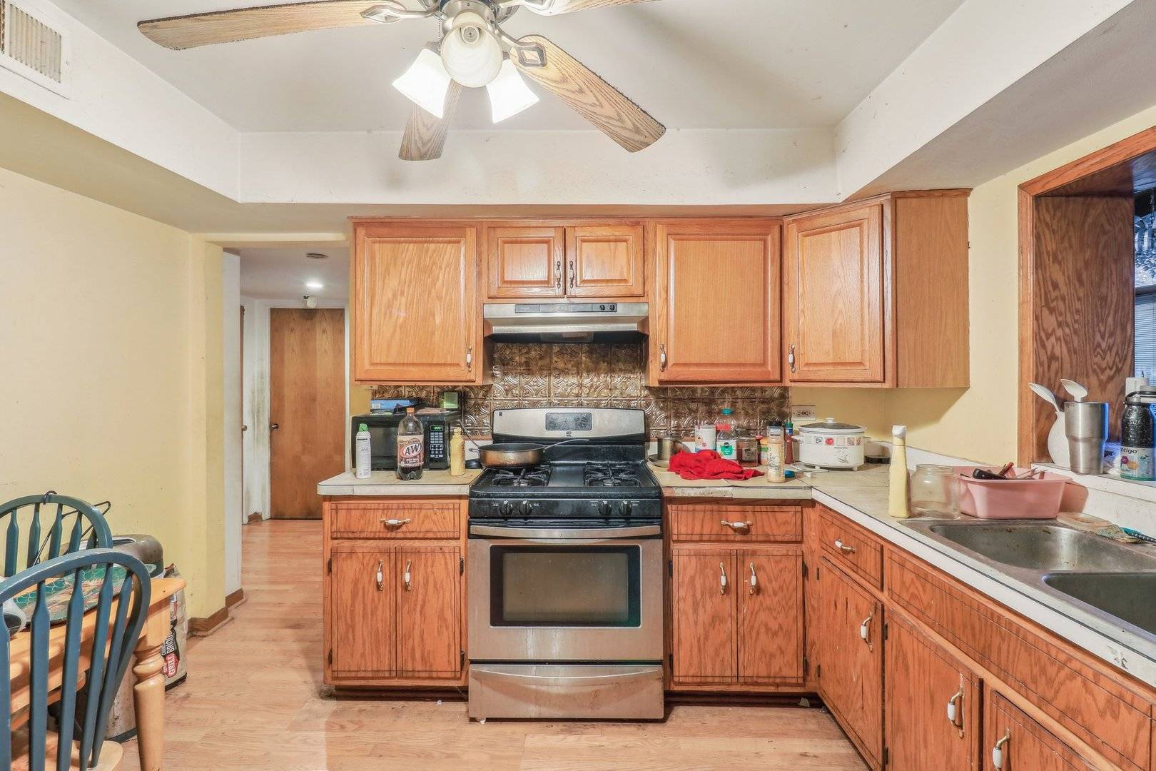 9226 S Harding AVE, Evergreen Park, IL 60805