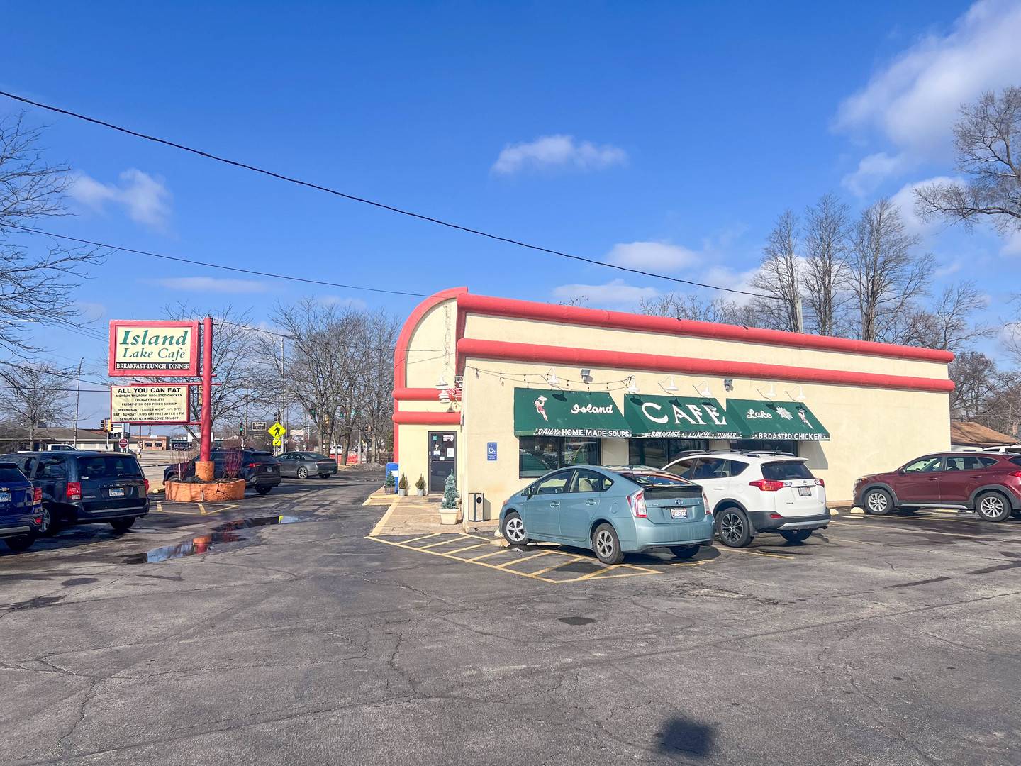 310 E State RD, Island Lake, IL 60042