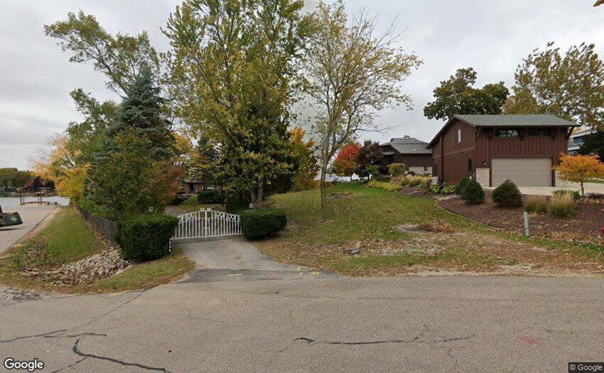 1285 Lake Holiday DR, Sandwich, IL 60548