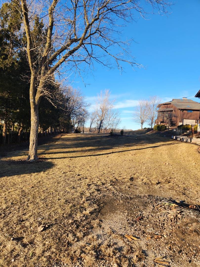 1285 Lake Holiday DR, Sandwich, IL 60548