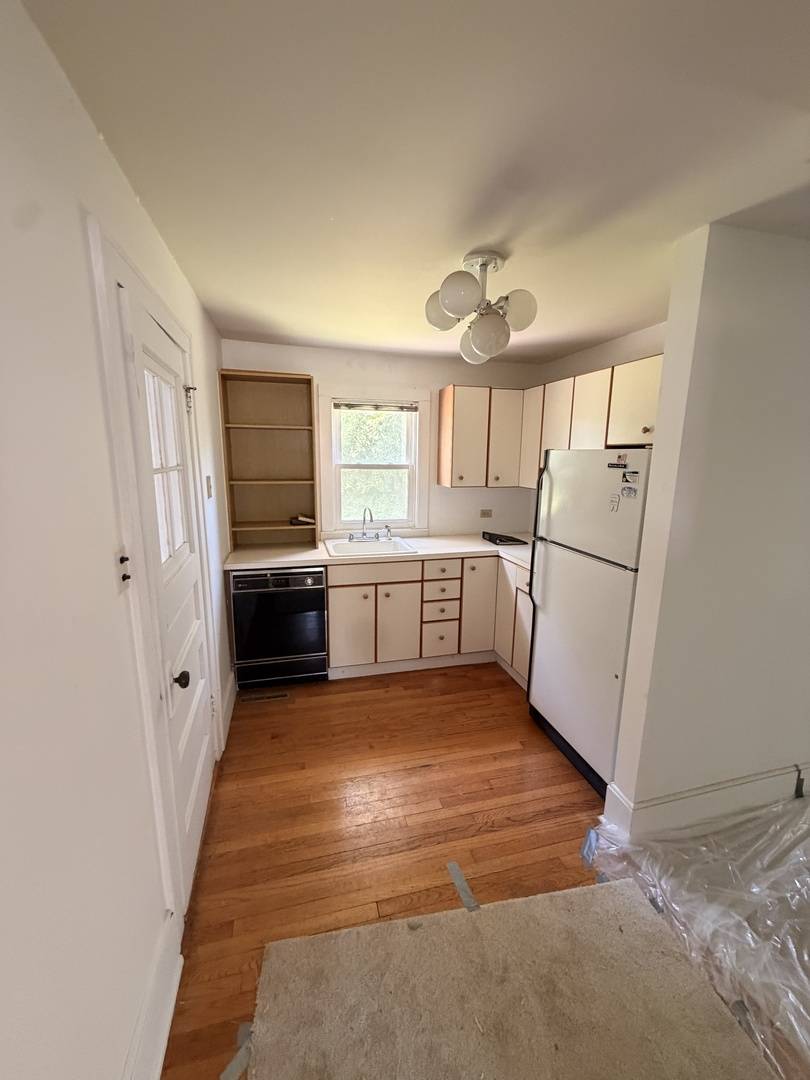 1111 Sherman AVE, Naperville, IL 60563