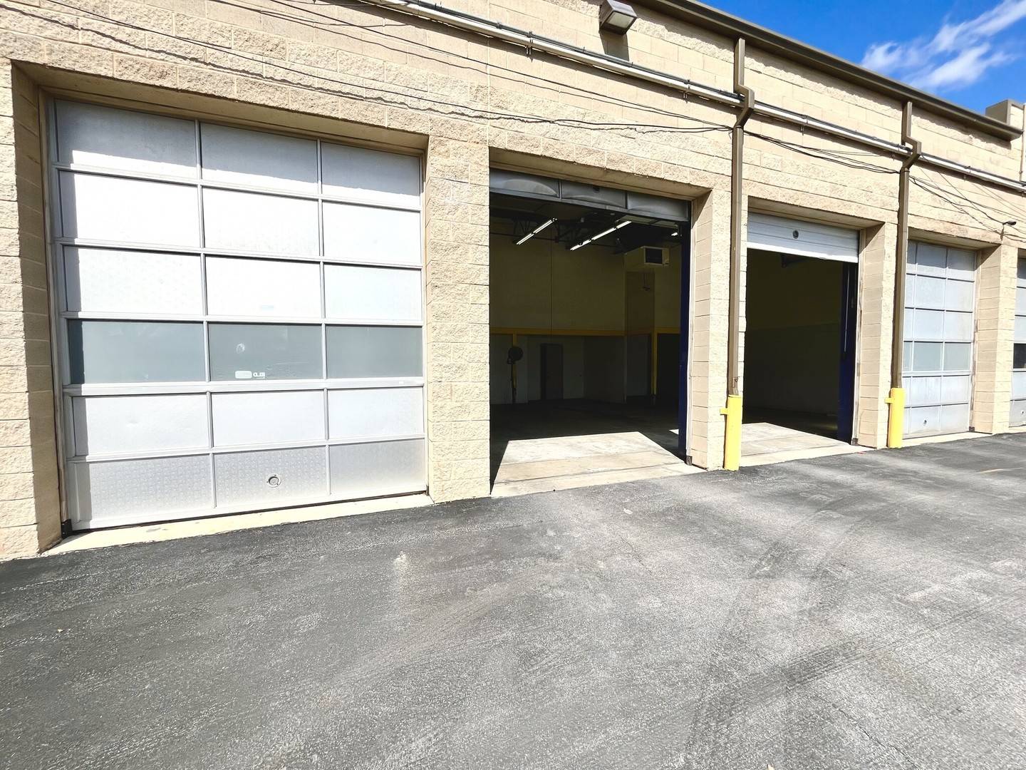 4609-4621 W Belmont AVE, Chicago, IL 60641