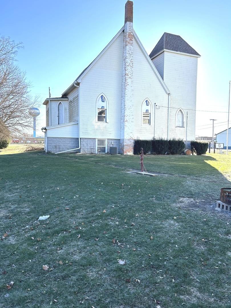 175 3rd AVE, Clifton, IL 60927