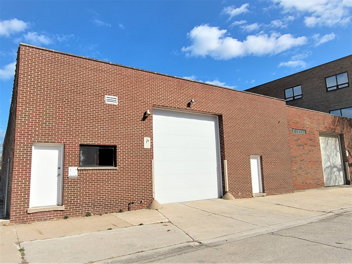 3241 S Shields AVE, Chicago, IL 60616
