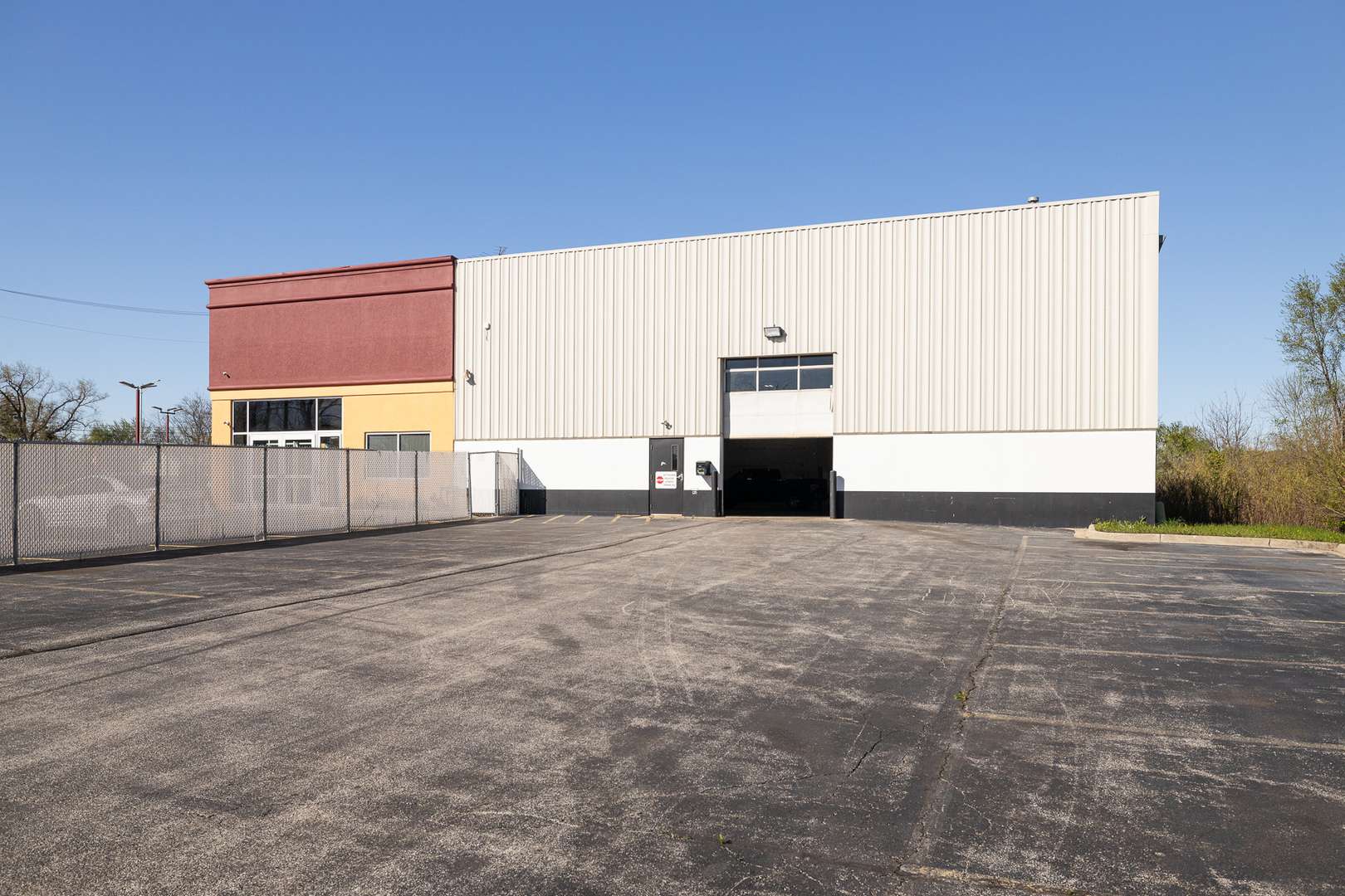 1530 E New York ST, Aurora, IL 60505