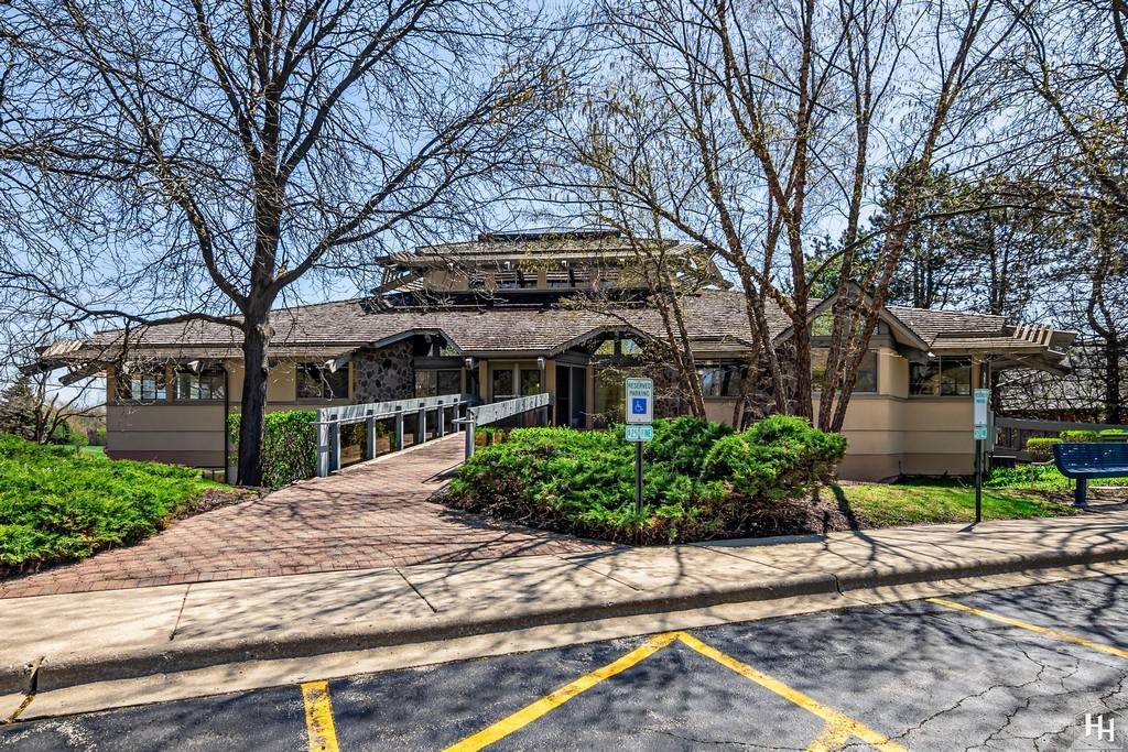 970 McHenry AVE, Crystal Lake, IL 60014