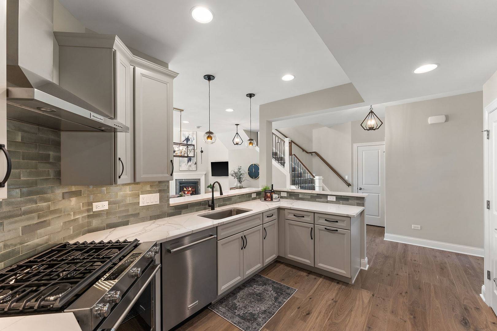 11166 Tuscany LN, Lemont, IL 60439