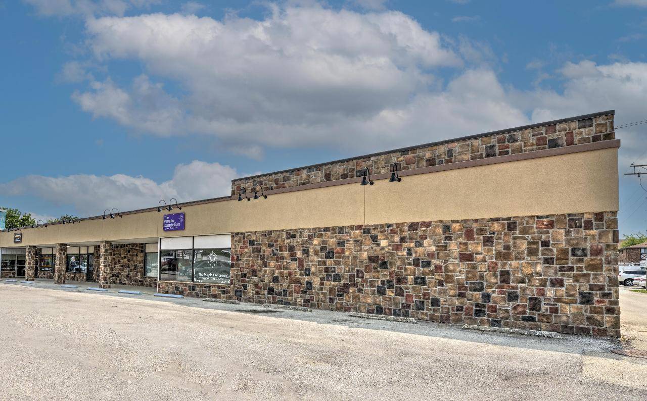 350 N Locust ST #E, Manteno, IL 60950