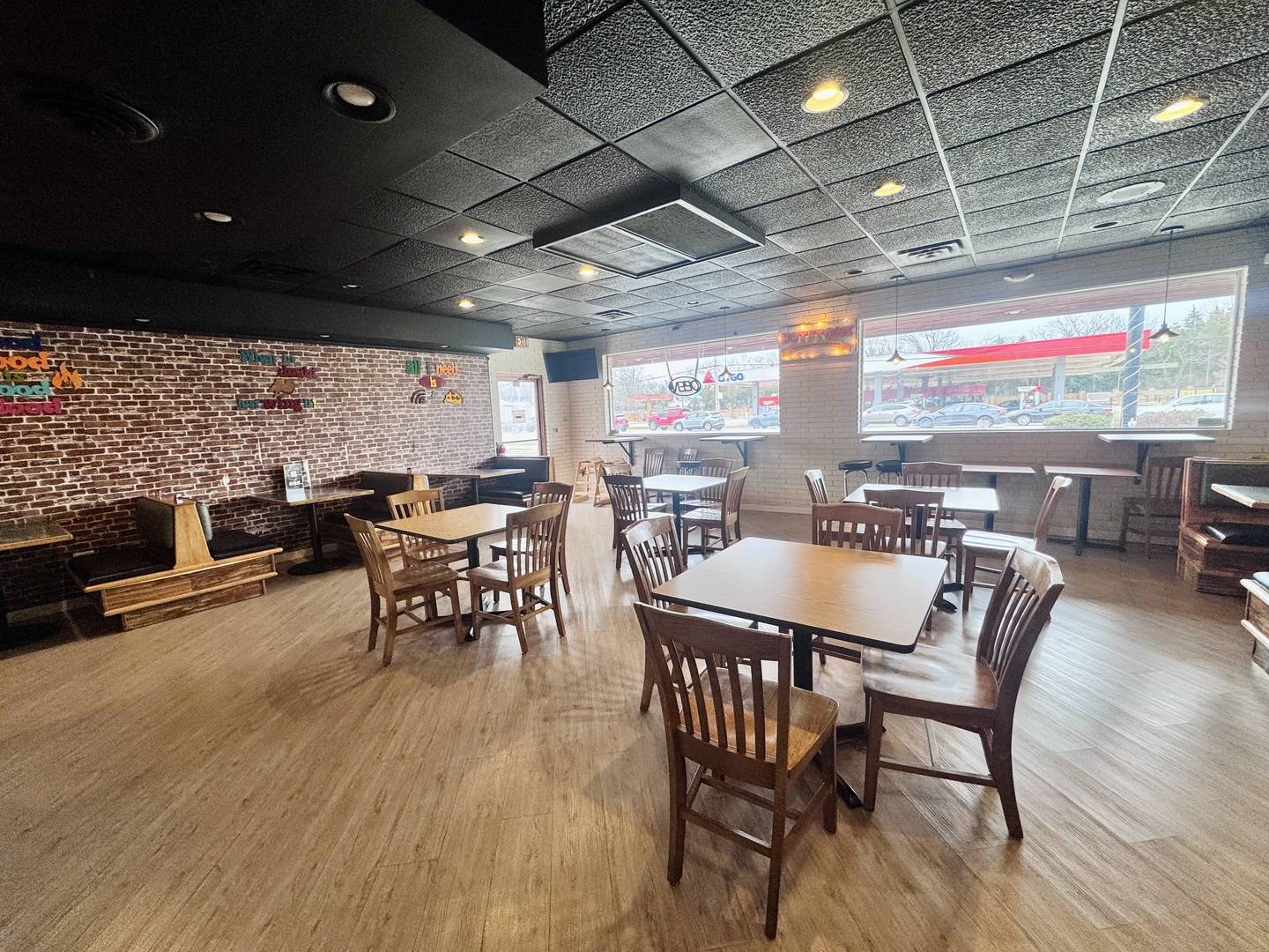 908 E Roosevelt RD, Lombard, IL 60148