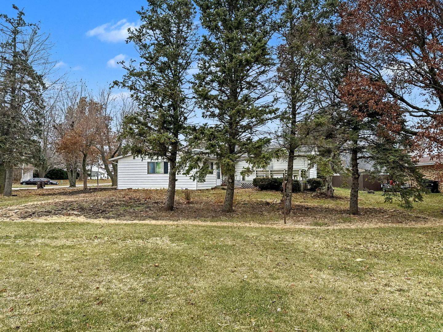 107 S Clinton ST, Ashkum, IL 60911