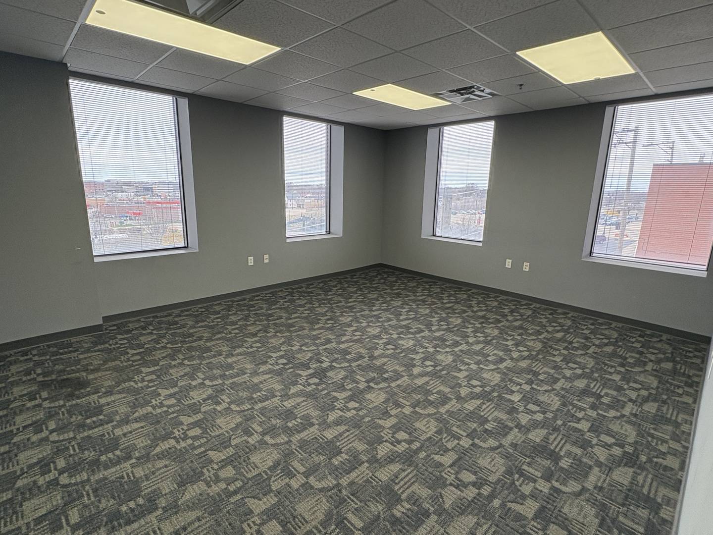 187 S Schuyler AVE #410, Kankakee, IL 60901
