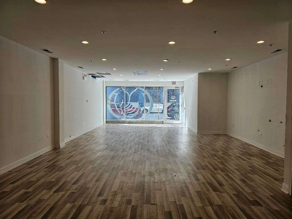 861 N Larrabee ST, Chicago, IL 60610