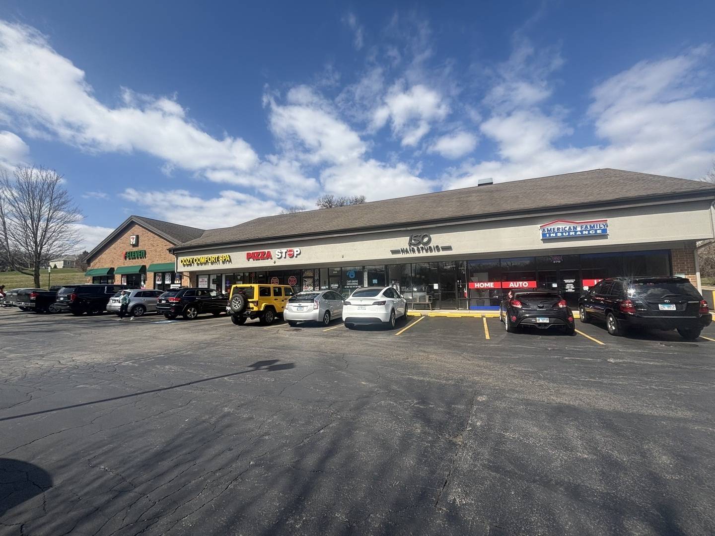 270-296 Cary Algonquin AVE, Cary, IL 60013