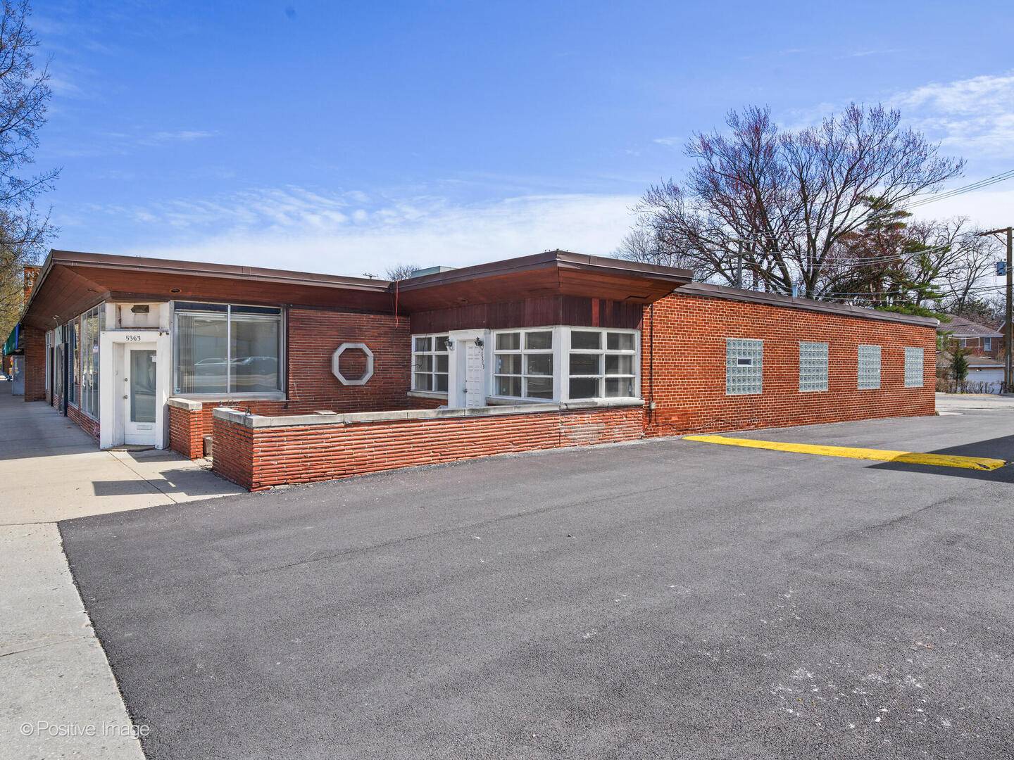 5365 W Devon AVE, Chicago, IL 60646