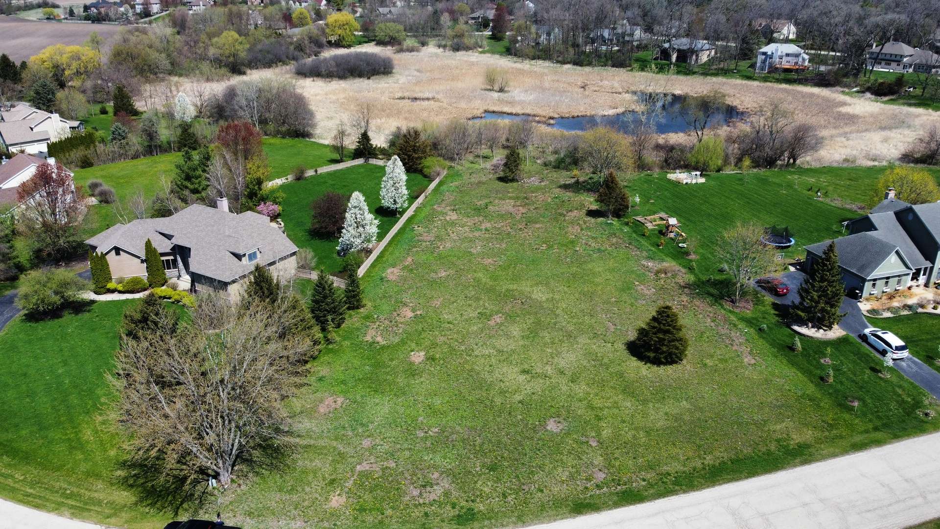 6114 Whiteoak DR, Mchenry, IL 60050