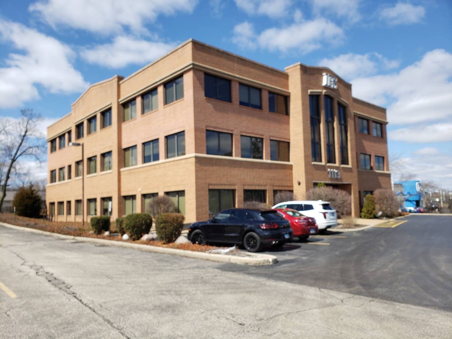 1113 S Milwaukee AVE #301, Libertyville, IL 60048