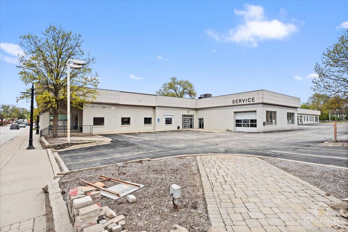 206 N Cook ST, Barrington, IL 60010