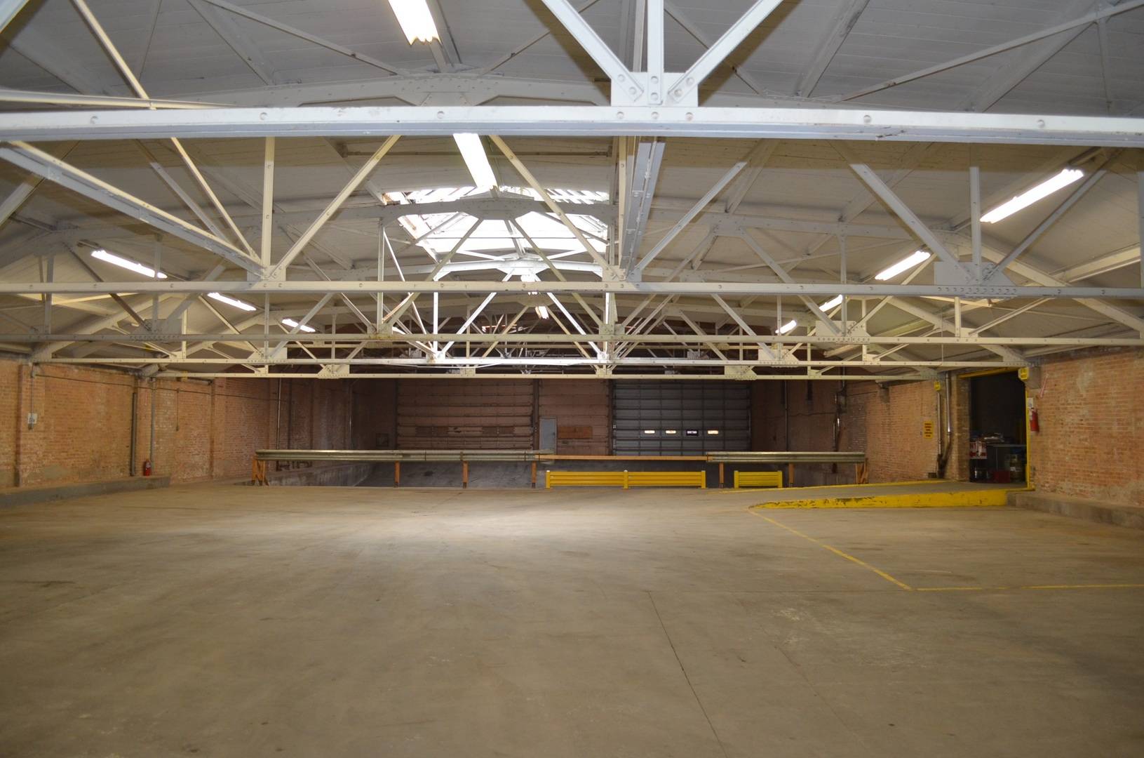 4130 S Wabash AVE, Chicago, IL 60653