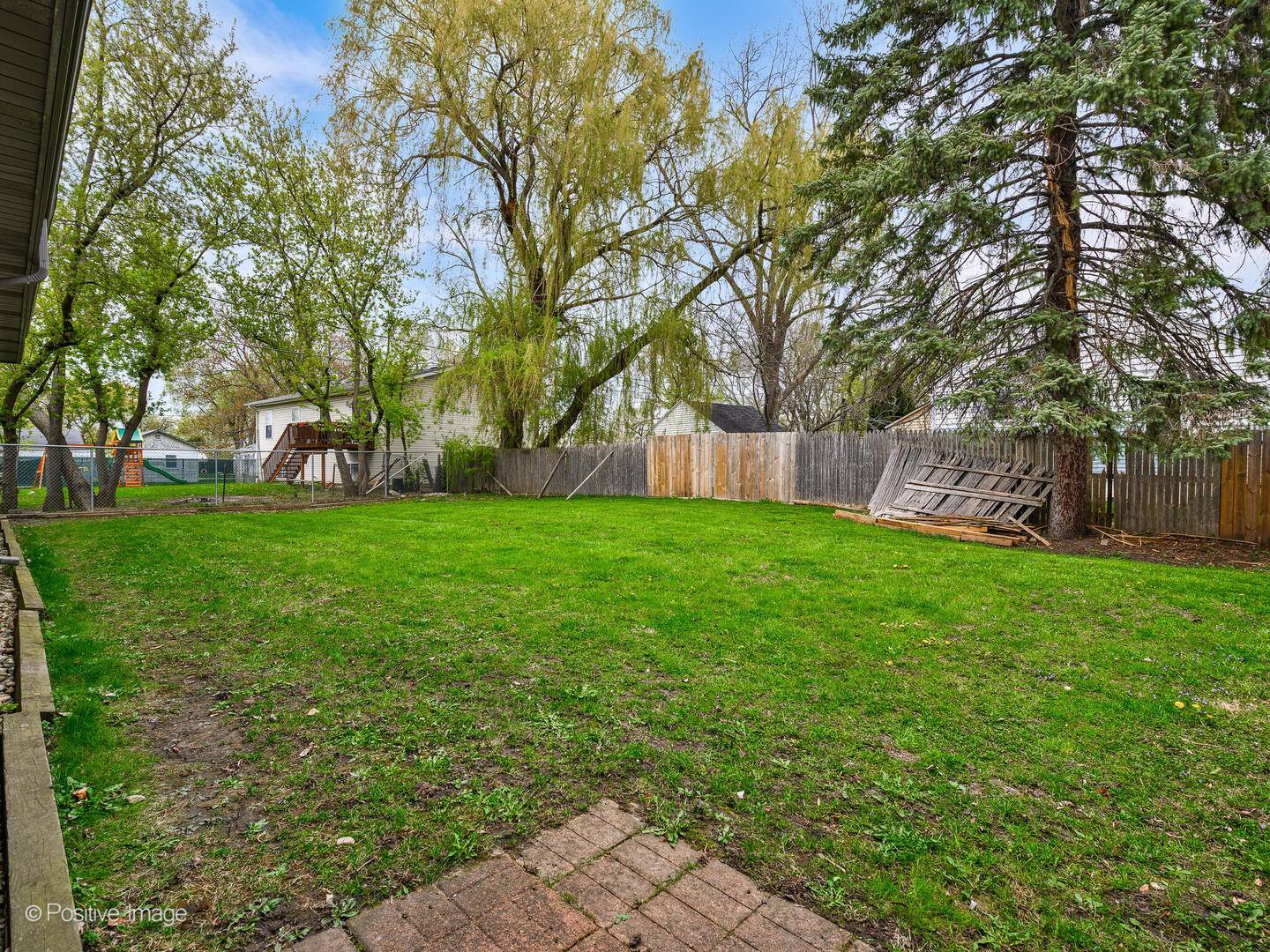 1550 Green Bay RD, North Chicago, IL 60064