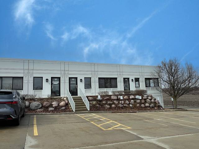 711 Ridgeview DR #711-713, Mchenry, IL 60050