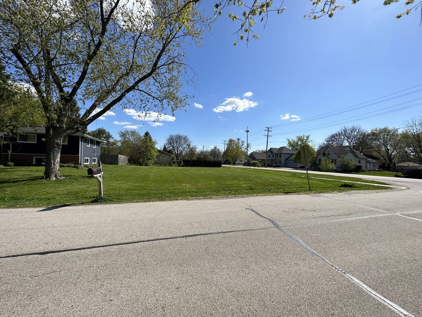 26W181 Grand AVE, Wheaton, IL 60187