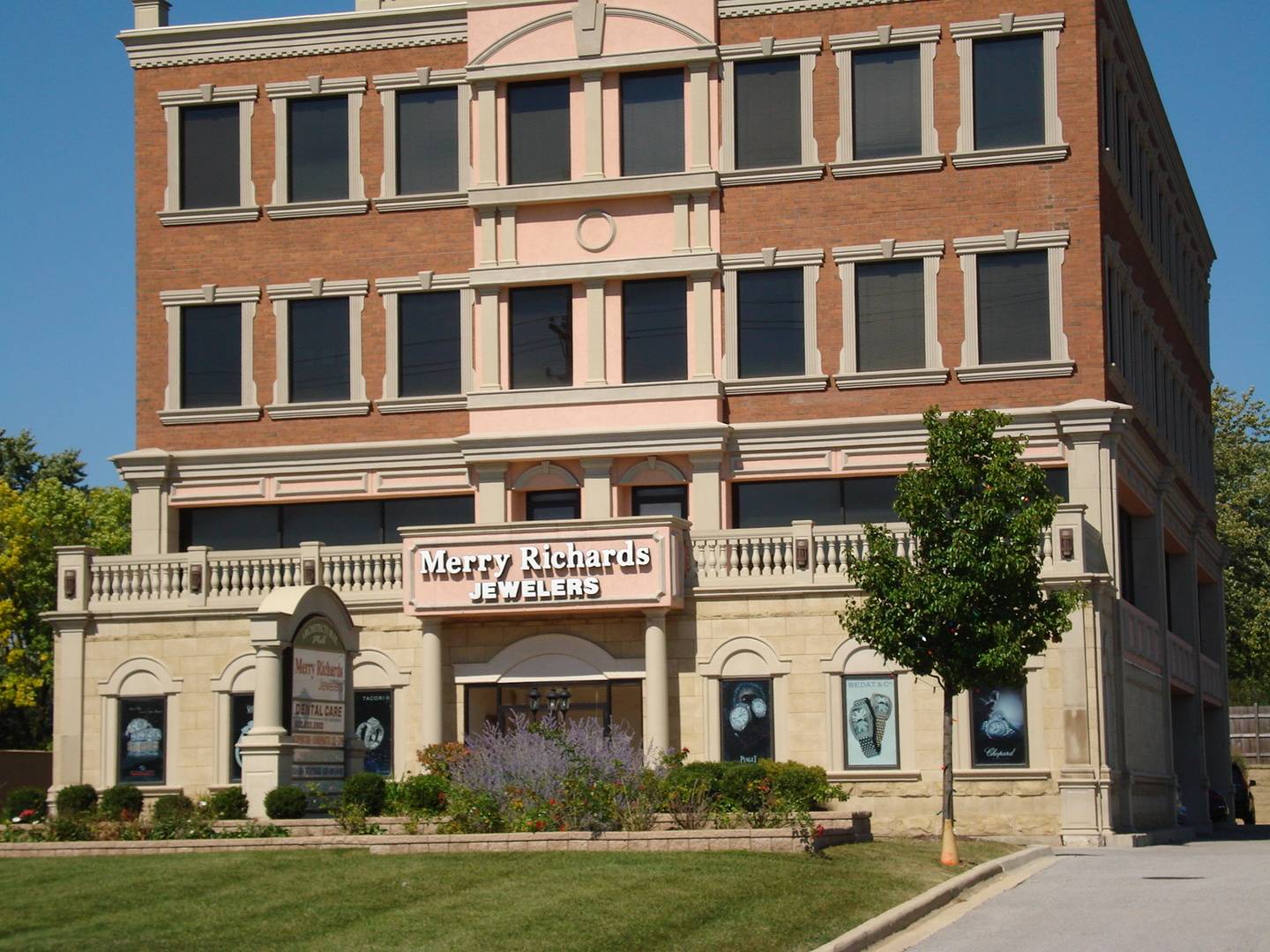 Address not disclosed, Oakbrook Terrace, IL 60181