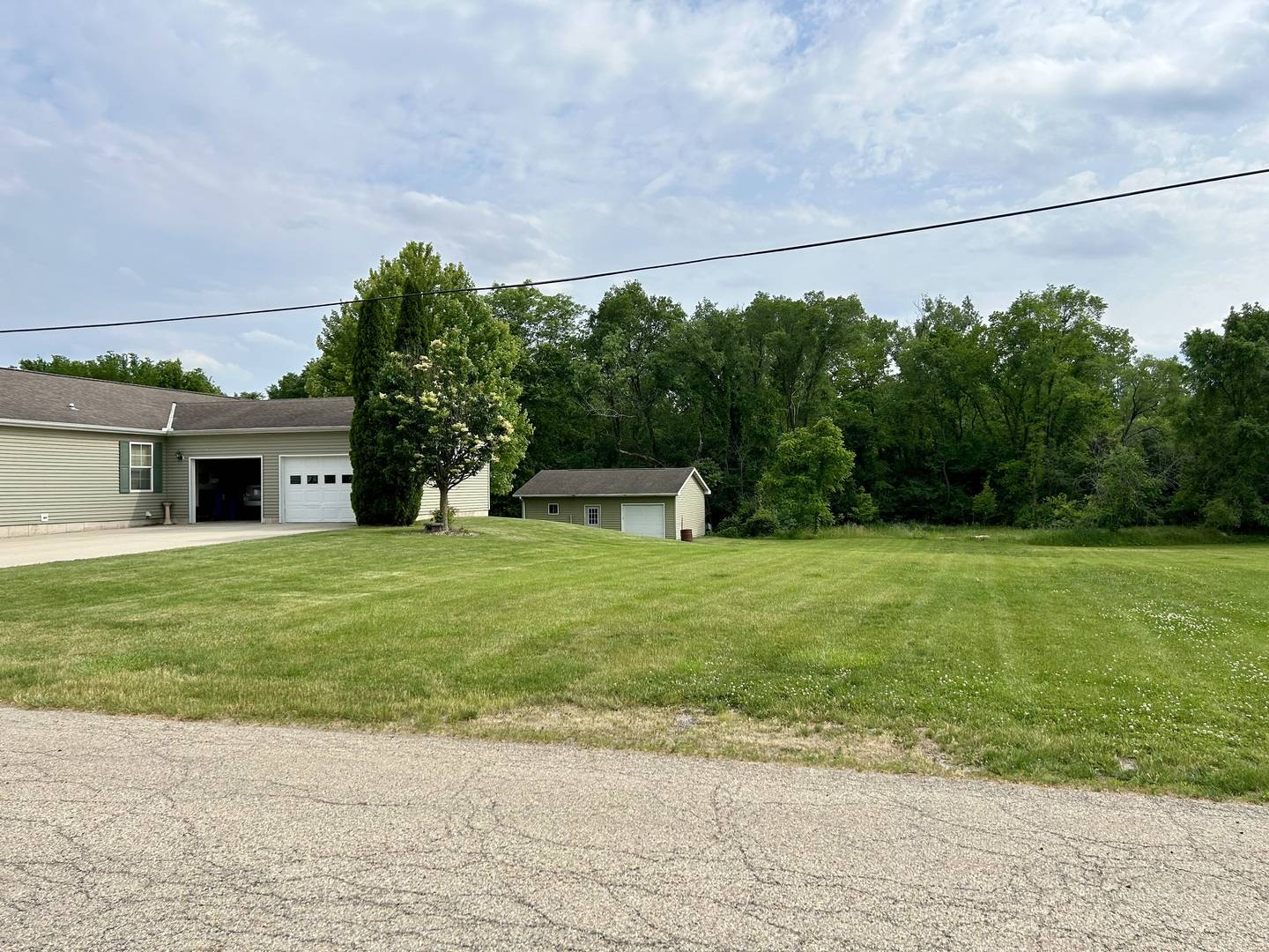 511 W Washington ST, Utica, IL 61373