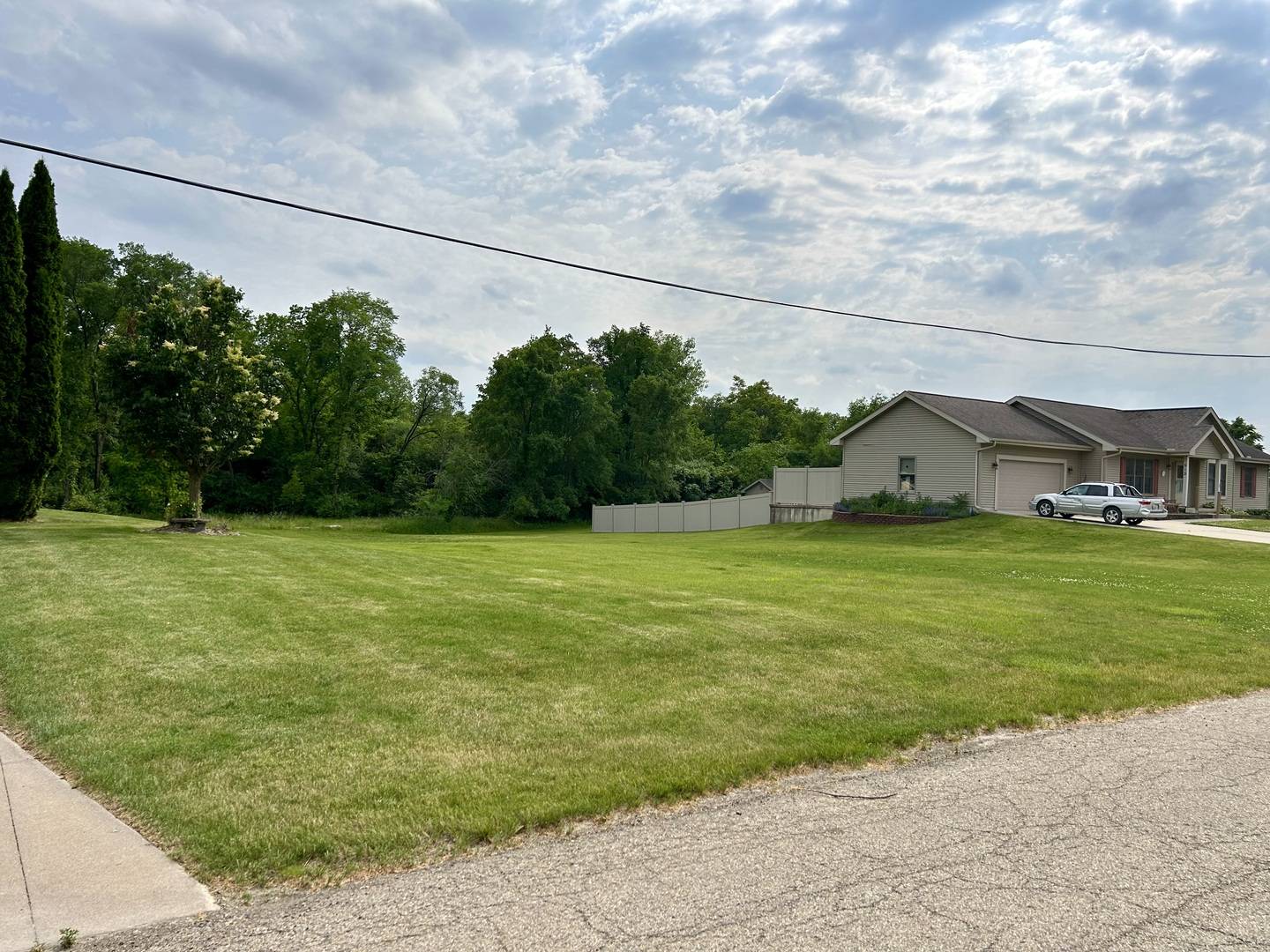 511 W Washington ST, Utica, IL 61373