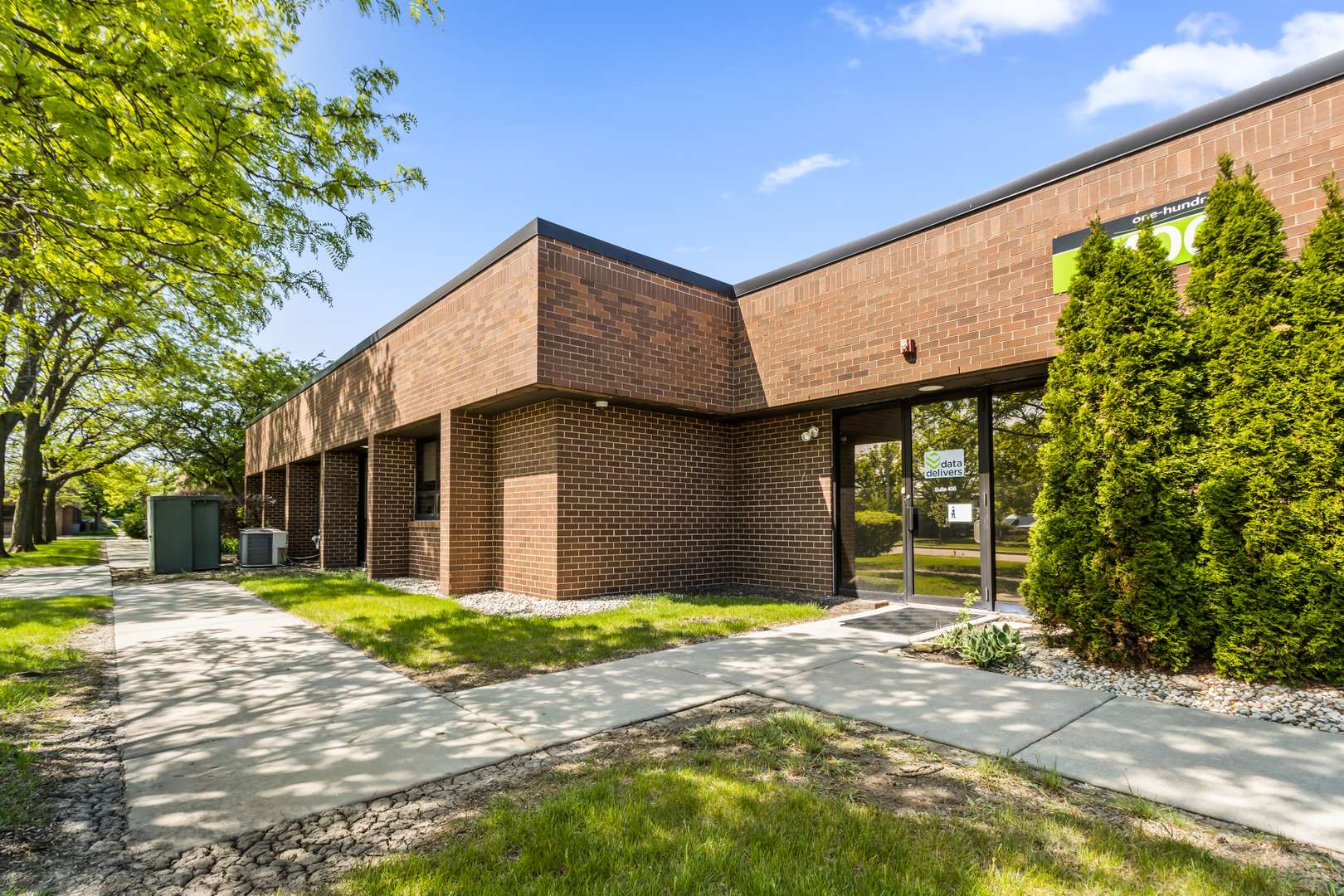 100 Hillcrest BLVD, Schaumburg, IL 60195